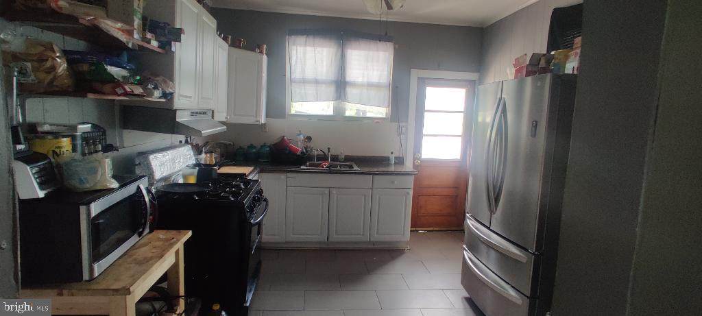 937 Wolf Street - Photo 1