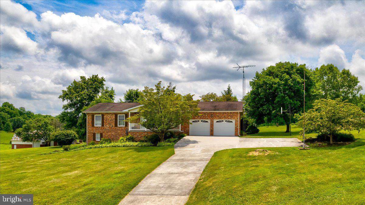 106 Carter Avenue - Photo 1