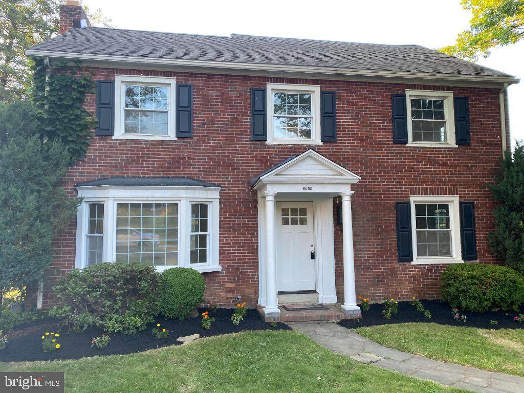 1019 Olive Street - Photo 1