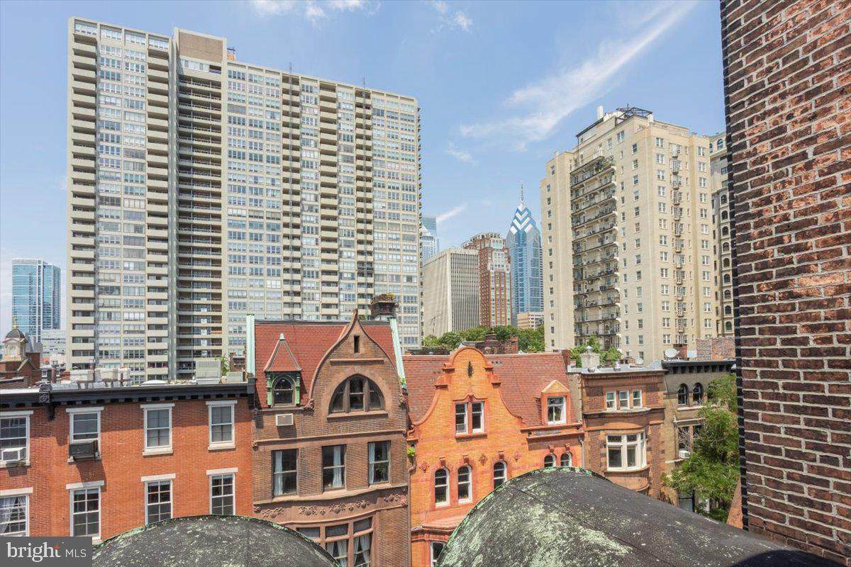 1924-26 Spruce Street - Photo 1