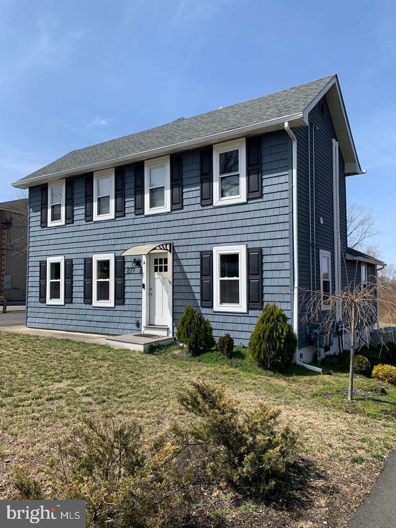 877 12TH Street - Photo 1