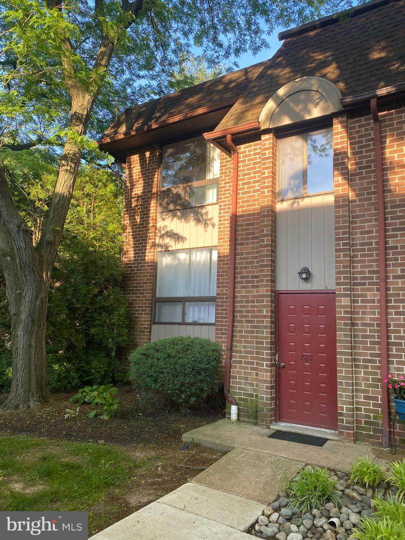 812-B Putnam Boulevard - Photo 1