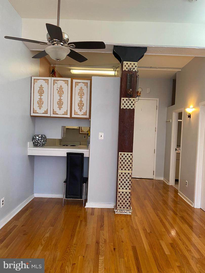 1010 Race Street - Photo 1