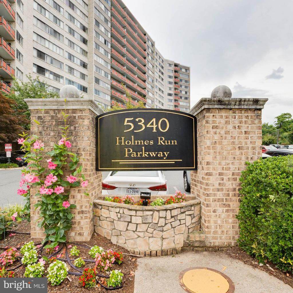 5340 Holmes Run Parkway - Photo 1