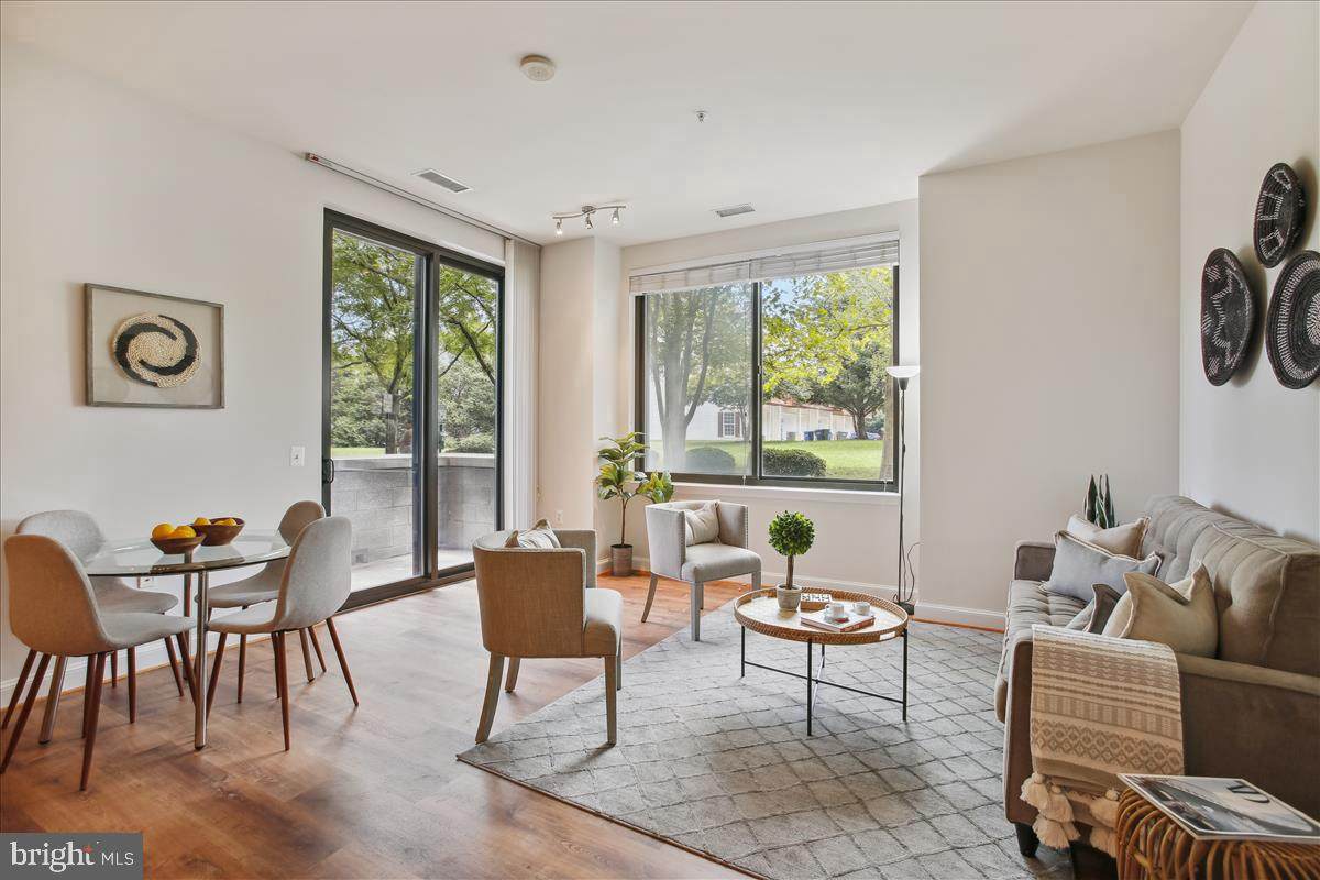 2451 Midtown Avenue - Photo 1