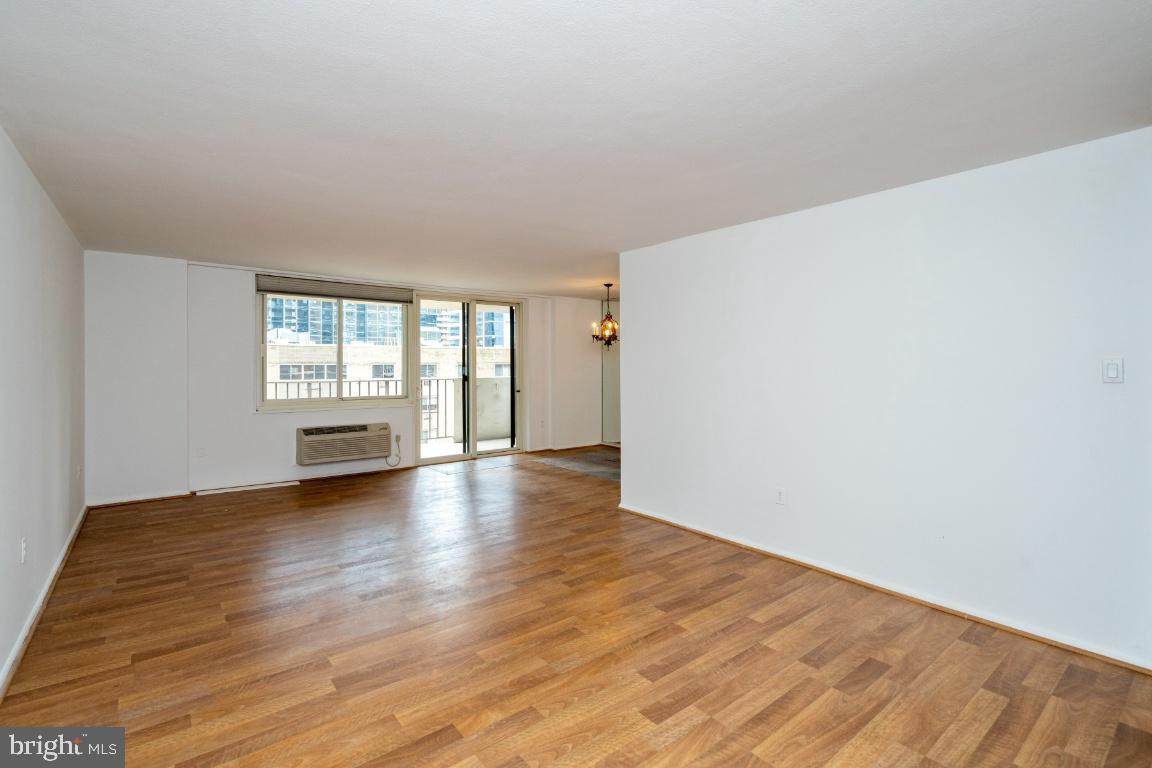 1901 John F Kennedy Boulevard - Photo 1