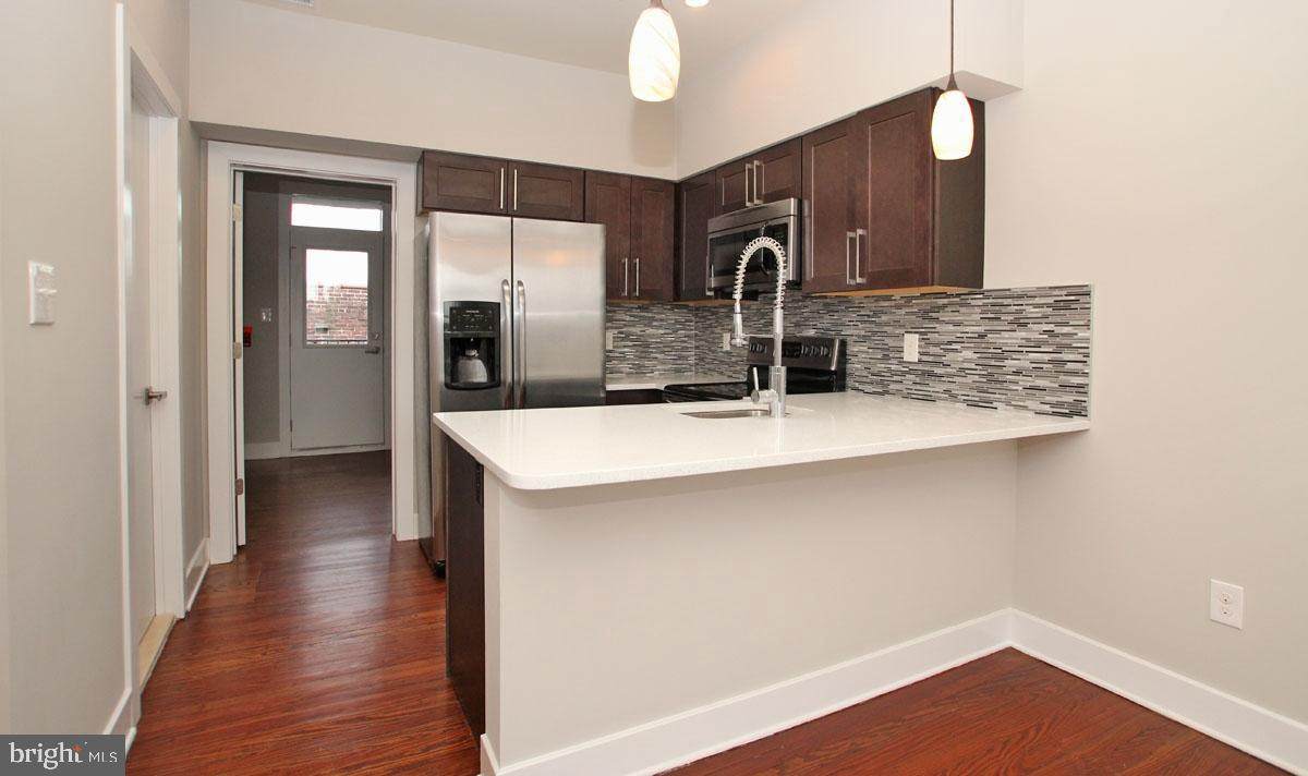 400-4 45TH Street - Photo 1