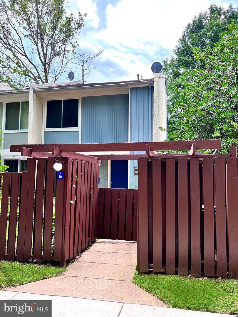 2416 Southgate Square - Photo 1