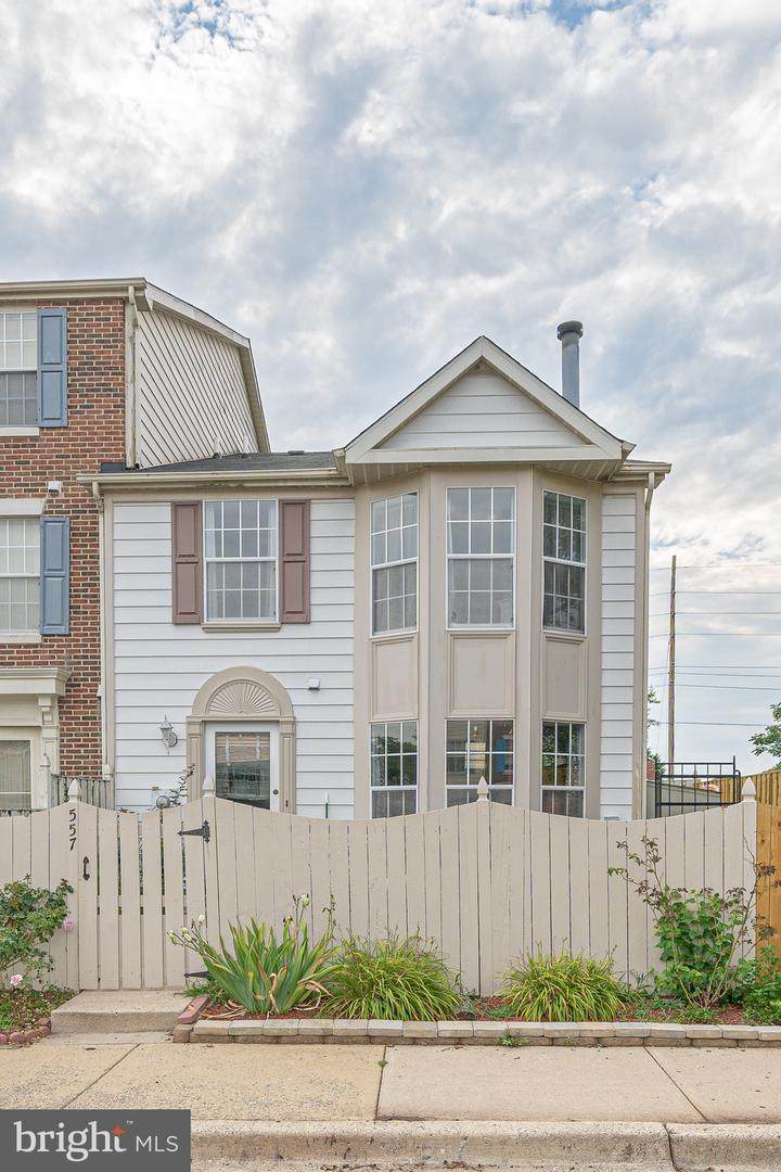 557 Cascade Way - Photo 1