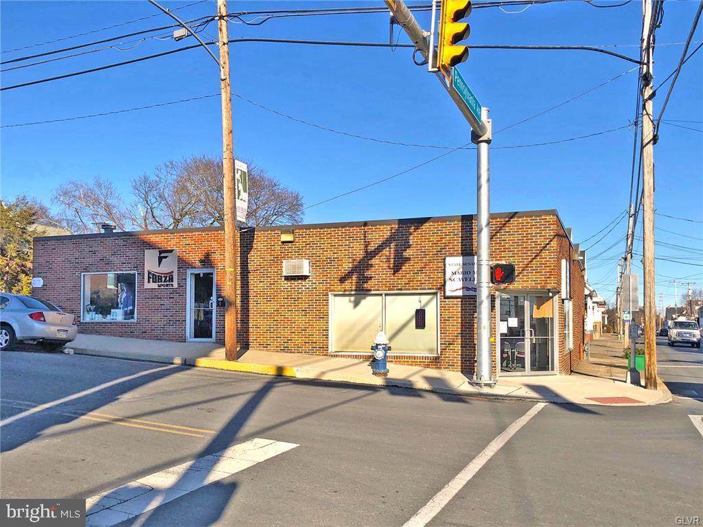 2 Robinson Avenue - Photo 1
