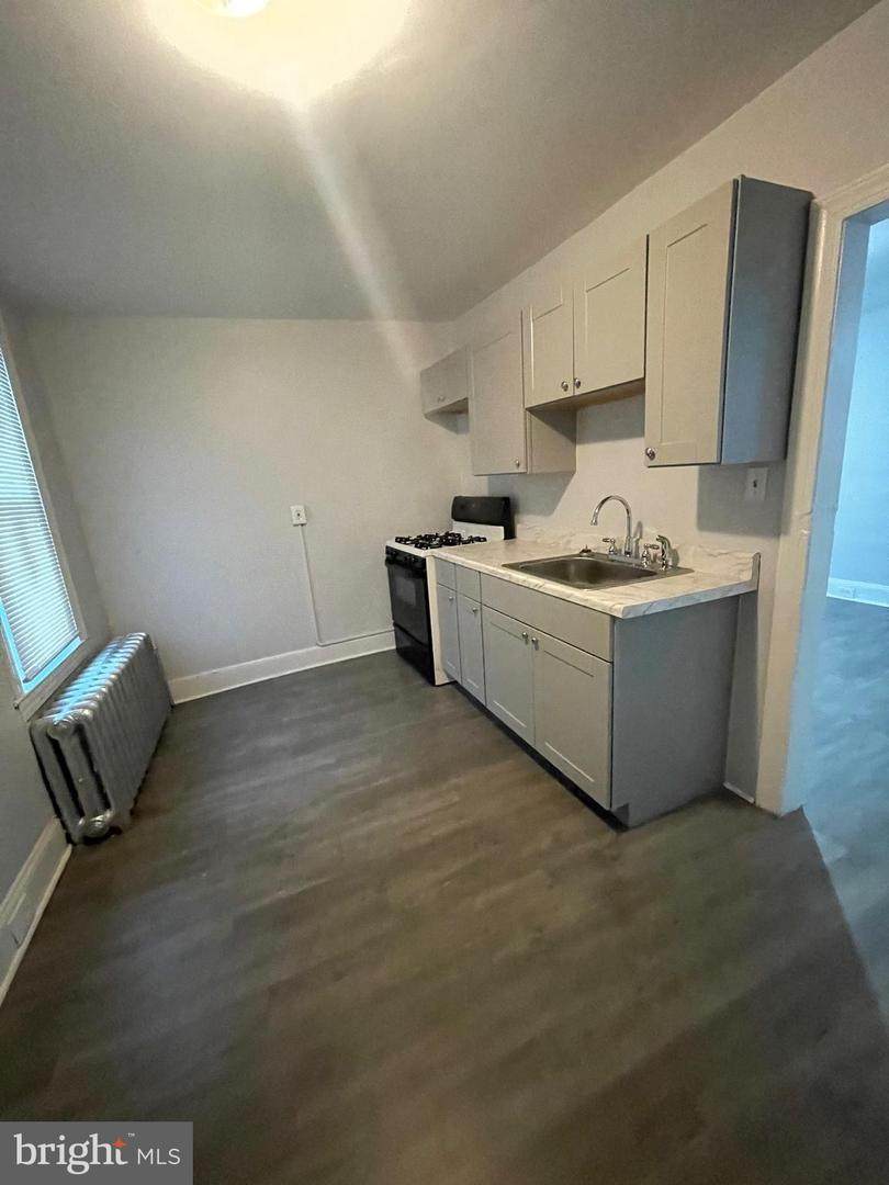 900 17TH Street - Photo 1