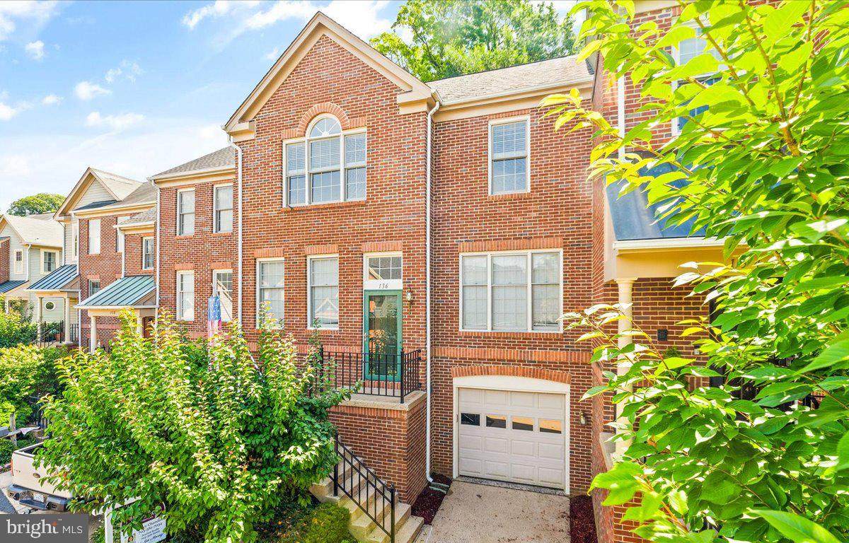 136 Mosby Circle - Photo 1