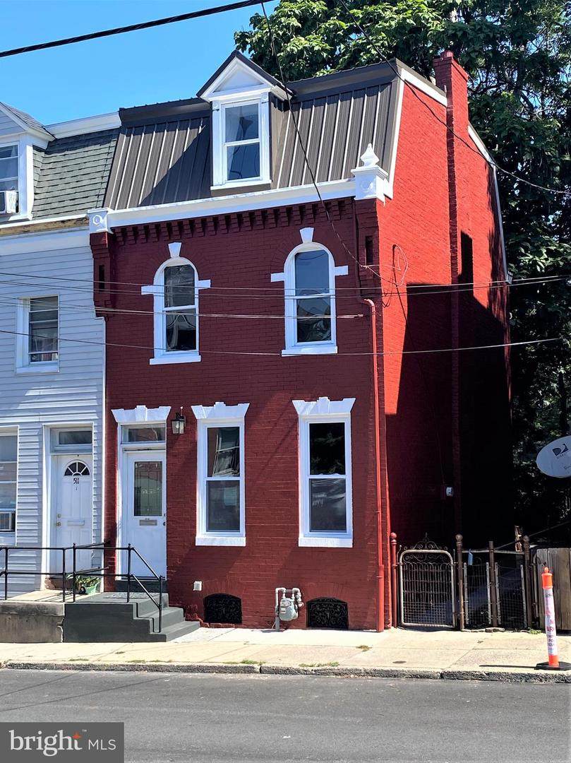 513 Strawberry Street - Photo 1