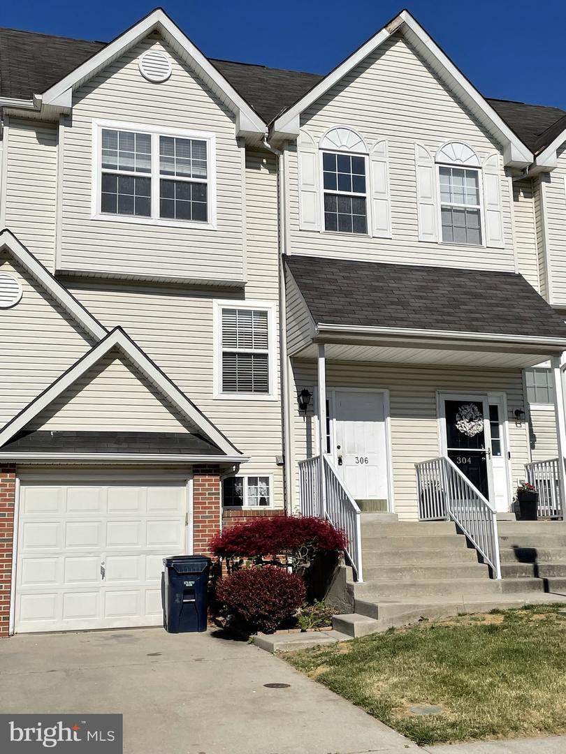 306 Macleren Drive - Photo 1