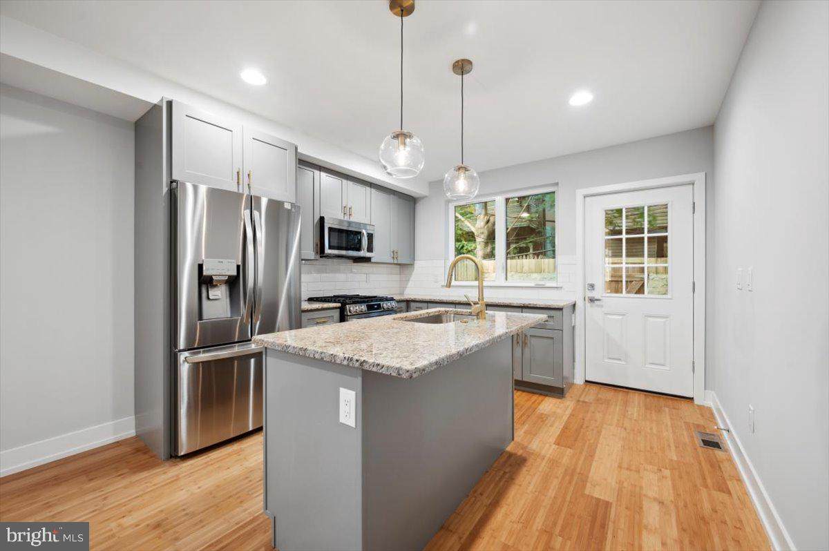 1229 Bucknell Street - Photo 1