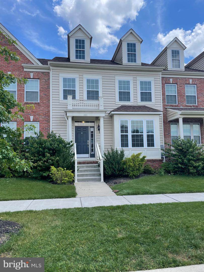 303 Bayberry Parkway - Photo 1