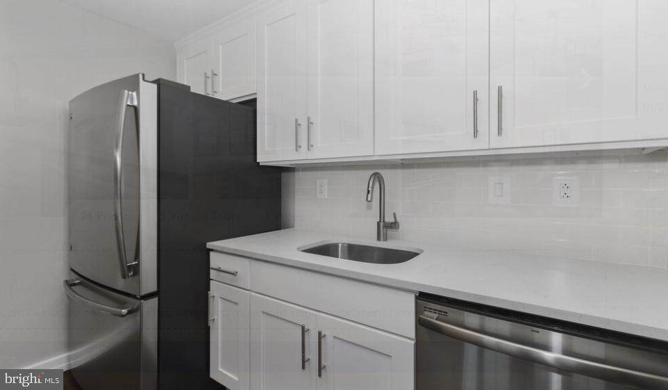 201 25TH Street - Photo 1