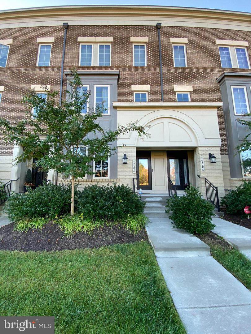 42290 Peregrine Terrace - Photo 1