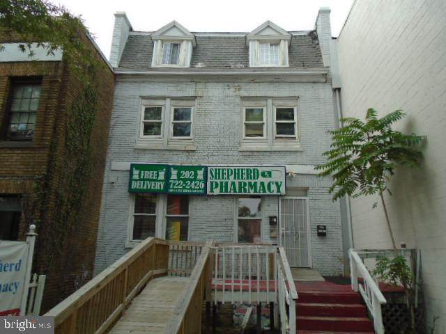 4402 Georgia Avenue - Photo 1