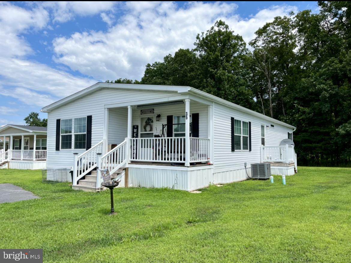 35 Meadowview Drive - Photo 1