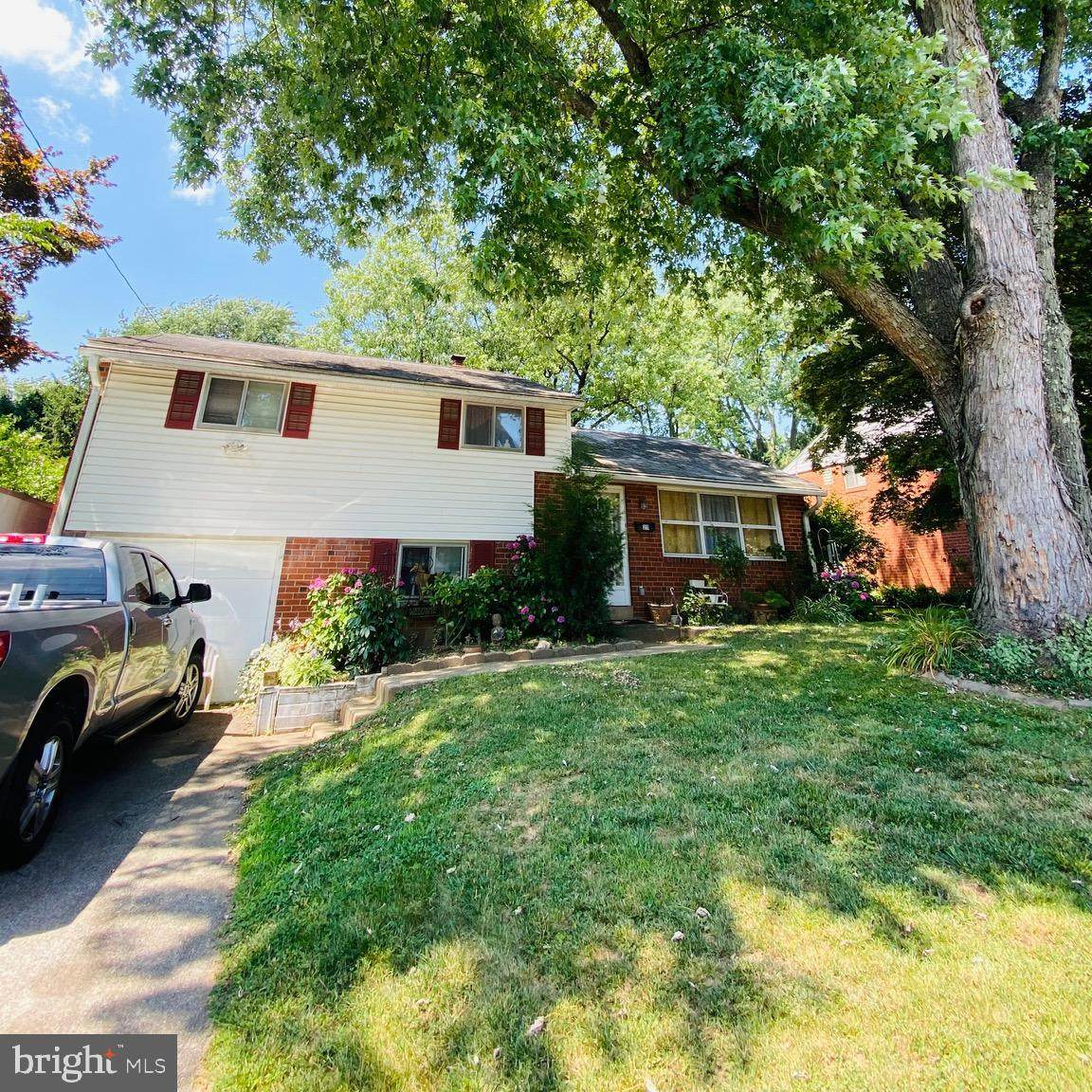 211 King Street - Photo 1