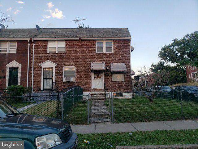 3835 Saint Victor Street - Photo 1