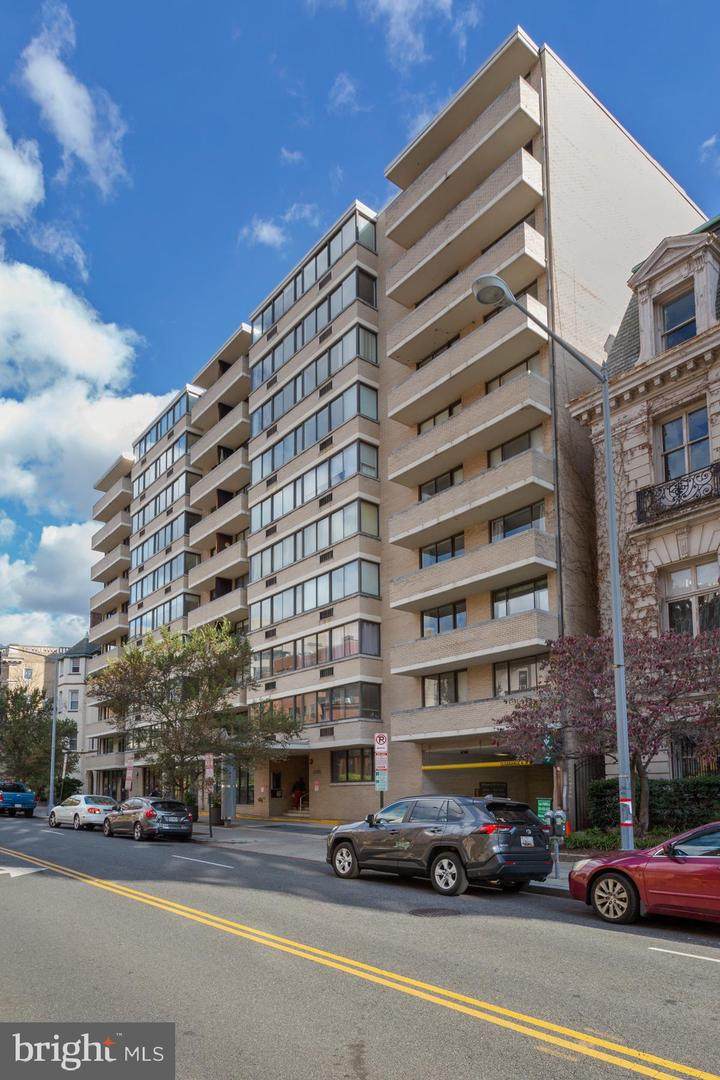 1325 18TH Street - Photo 1