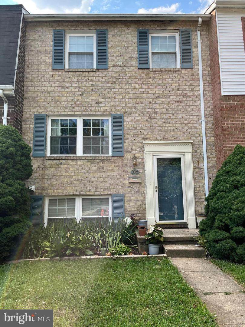 306 Hometown Way - Photo 1