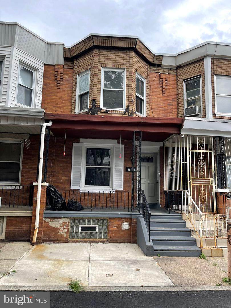 714 Thayer Street - Photo 1