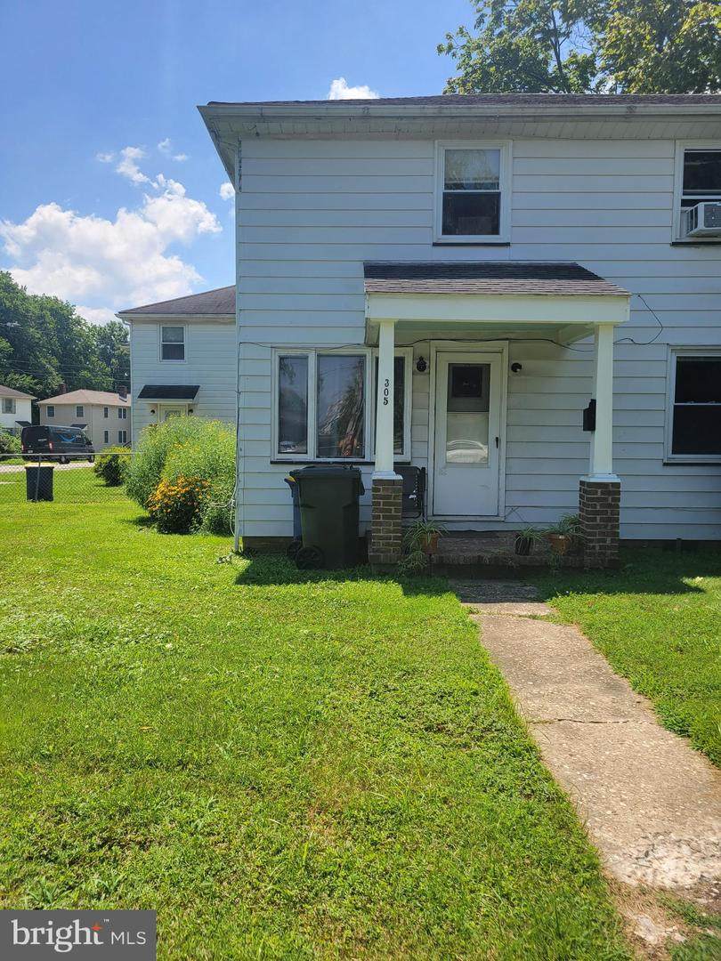 305 Delaware Circle - Photo 1