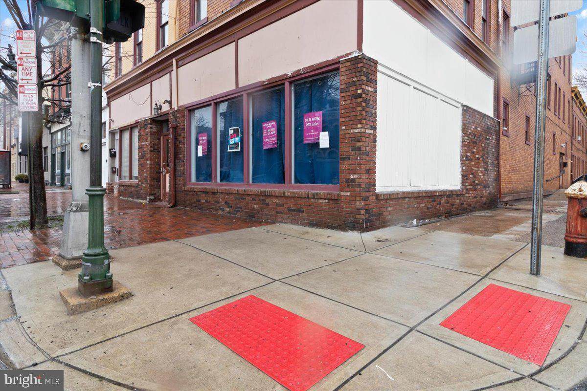 364 Broad Street - Photo 1
