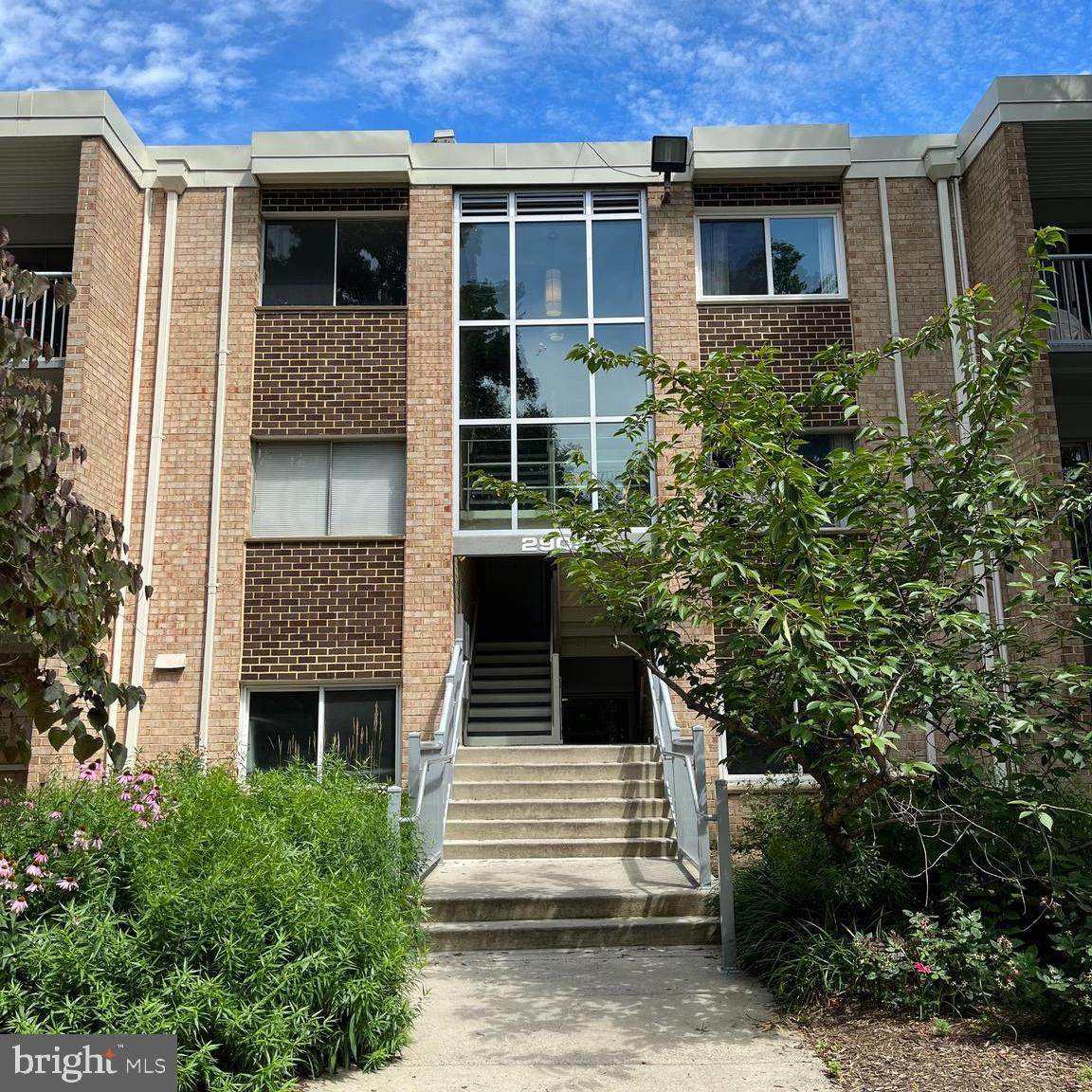 2905 Charing Cross Road - Photo 1