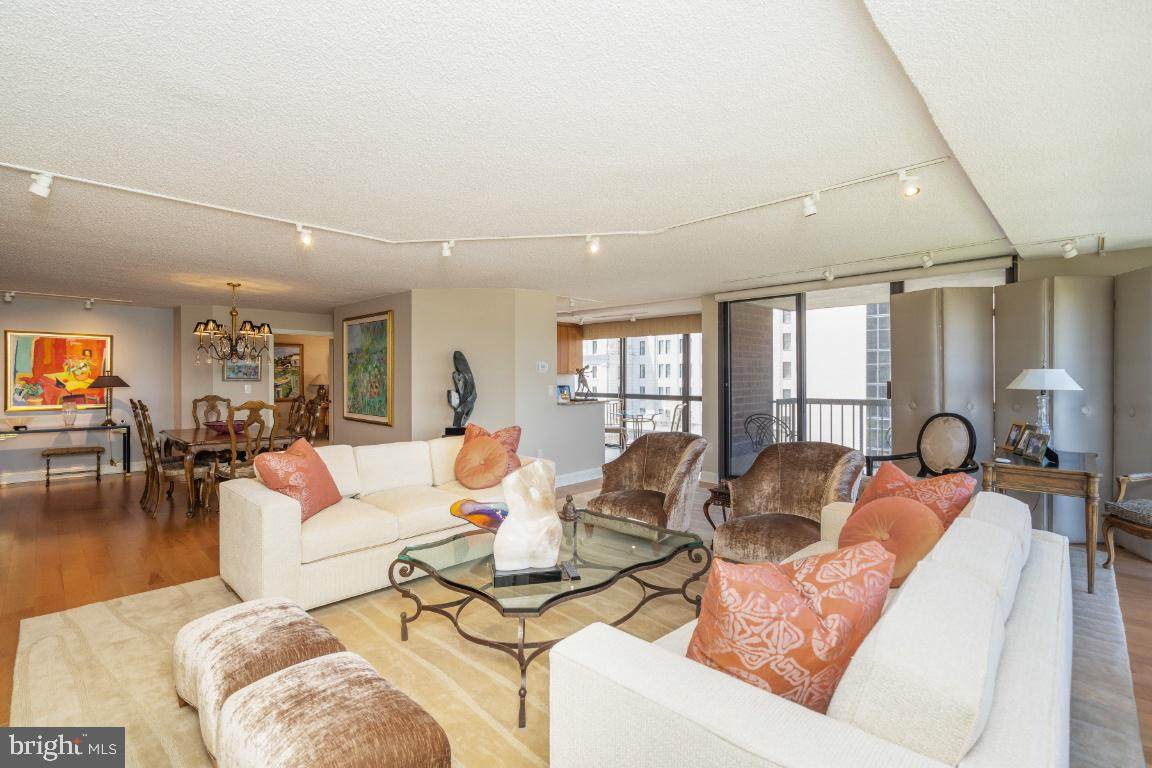 233 6TH Street - Photo 1