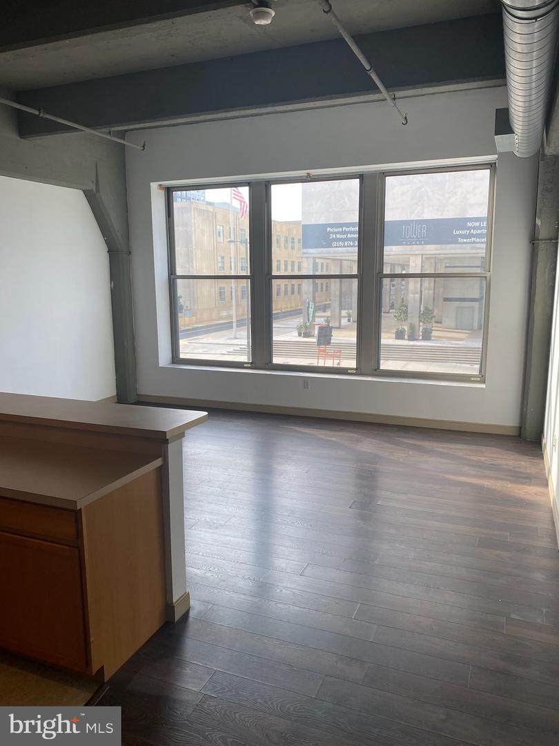 511 Broad Street - Photo 1