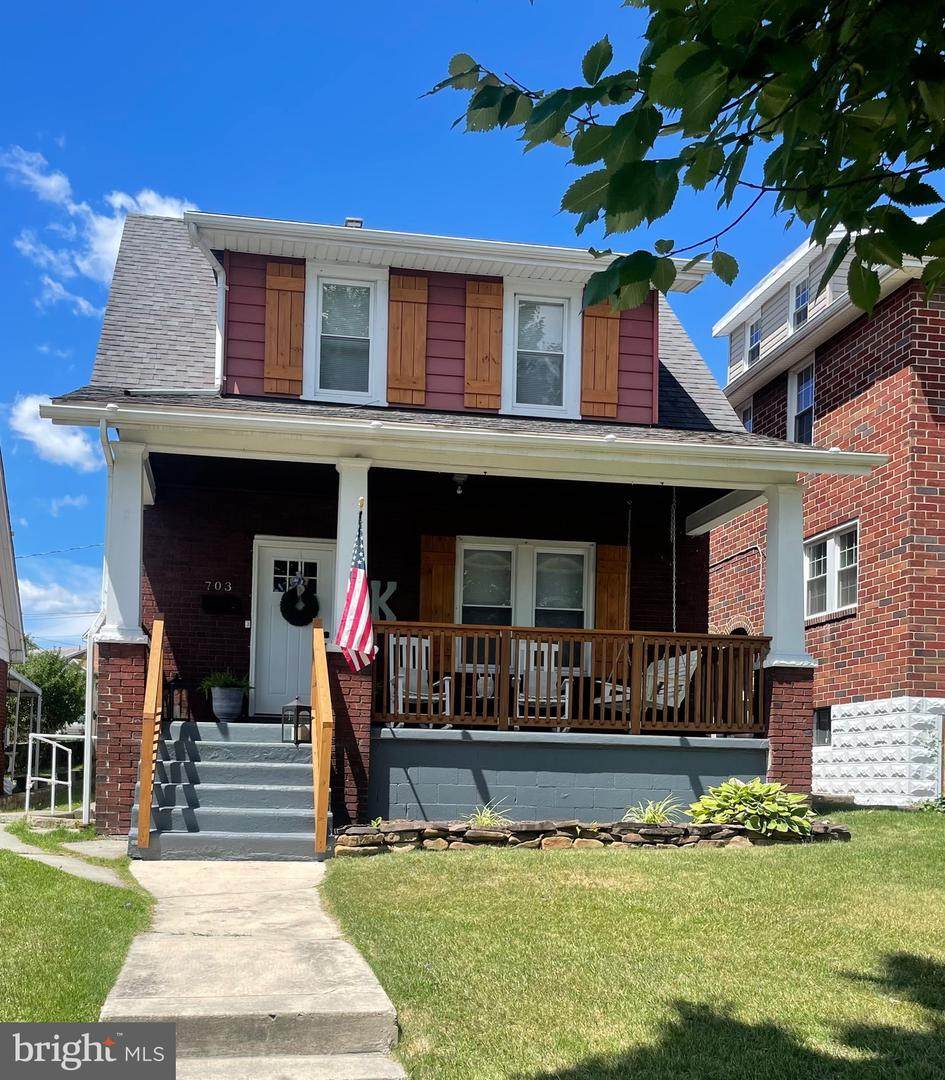 703 Montgomery Avenue - Photo 1