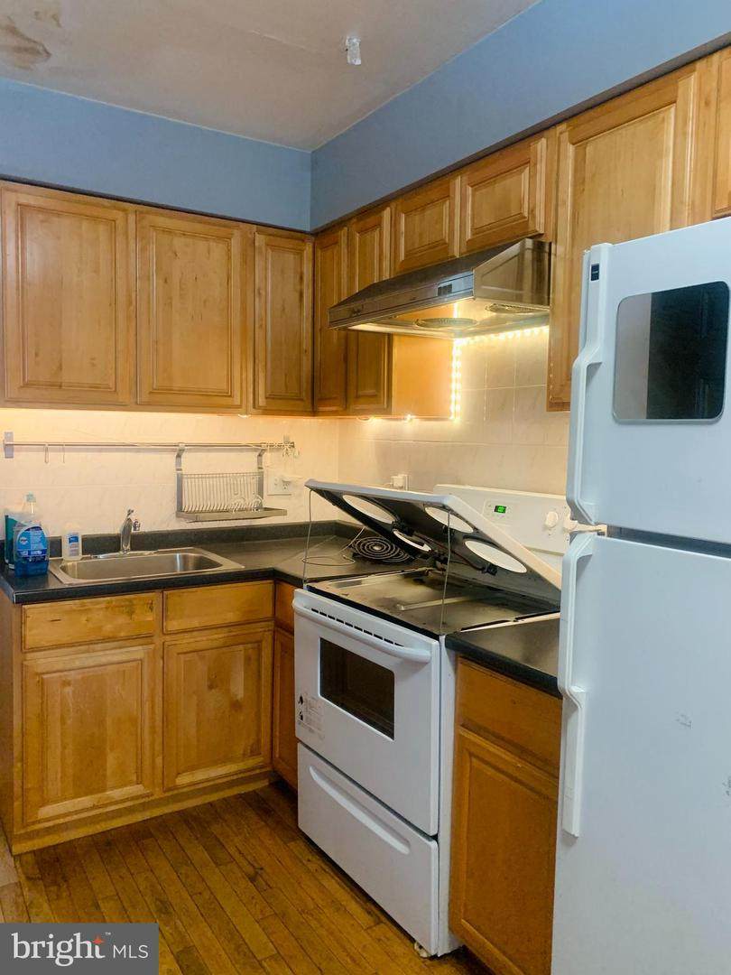 1427 Wharton Street - Photo 1
