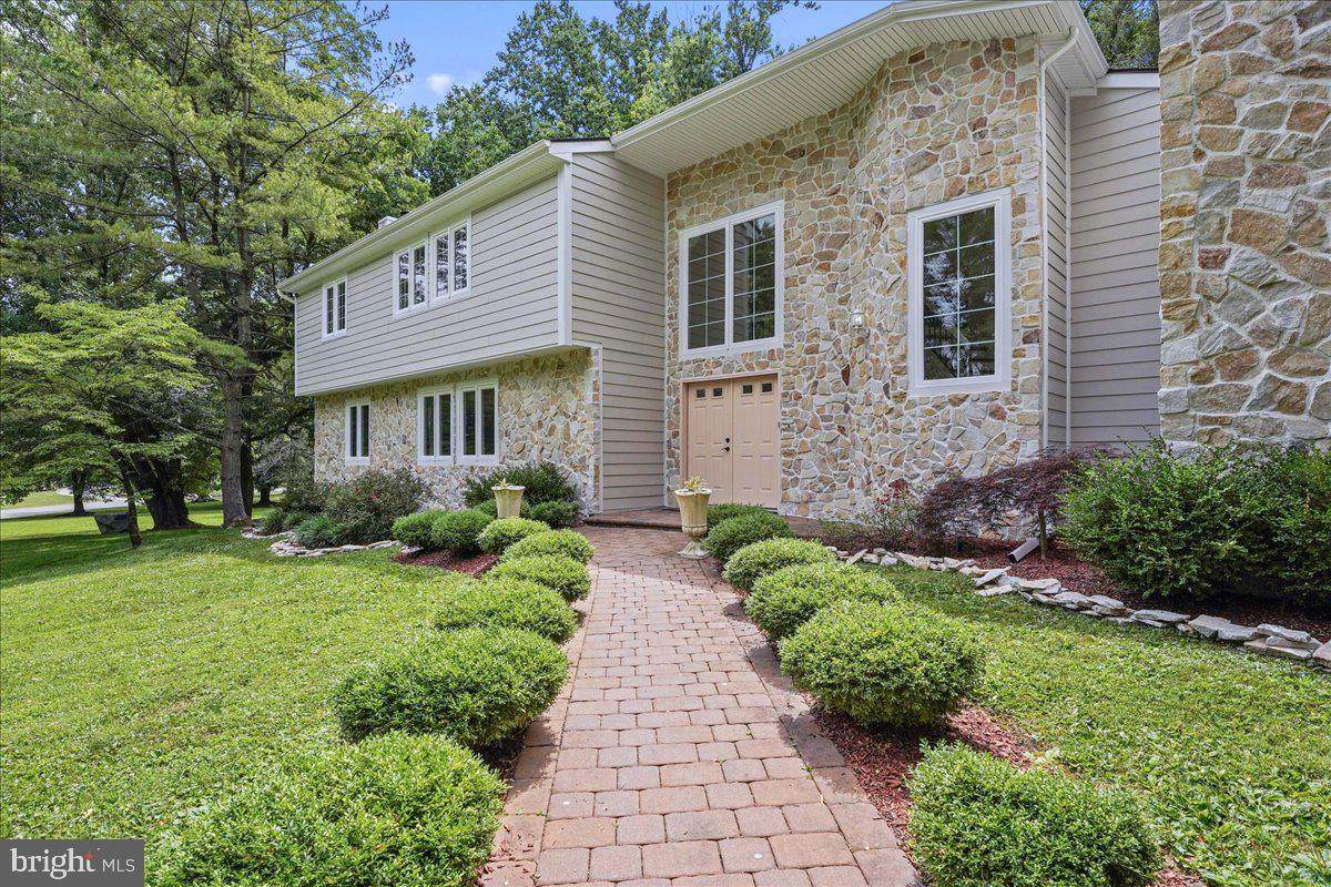 747 Panorama Road - Photo 1