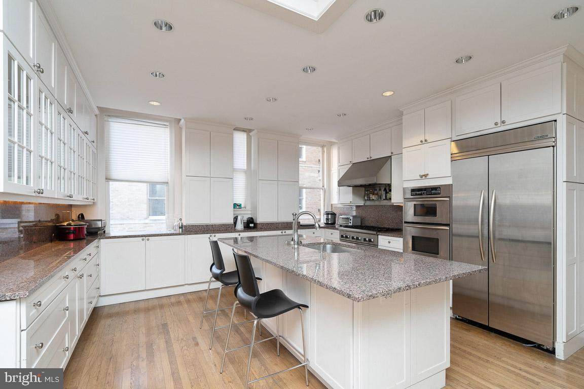 237 18TH Street - Photo 1