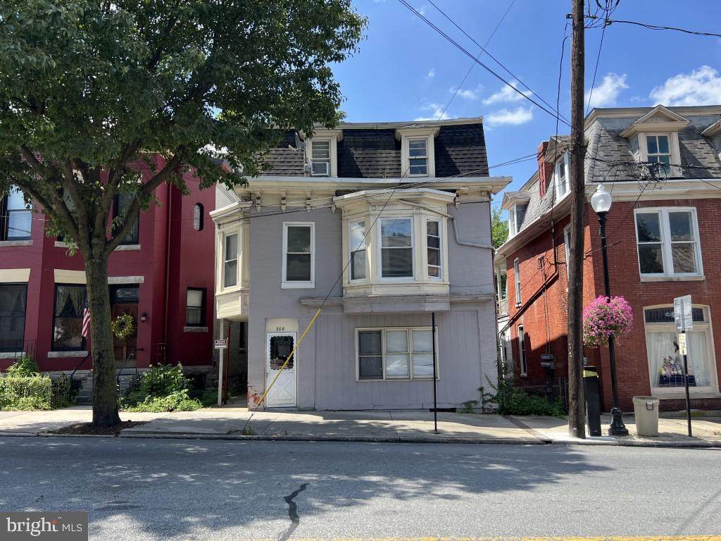 208 Main - Photo 1