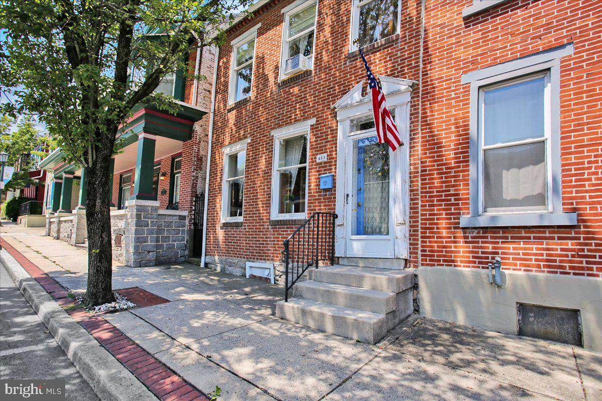 453 Main Street - Photo 1