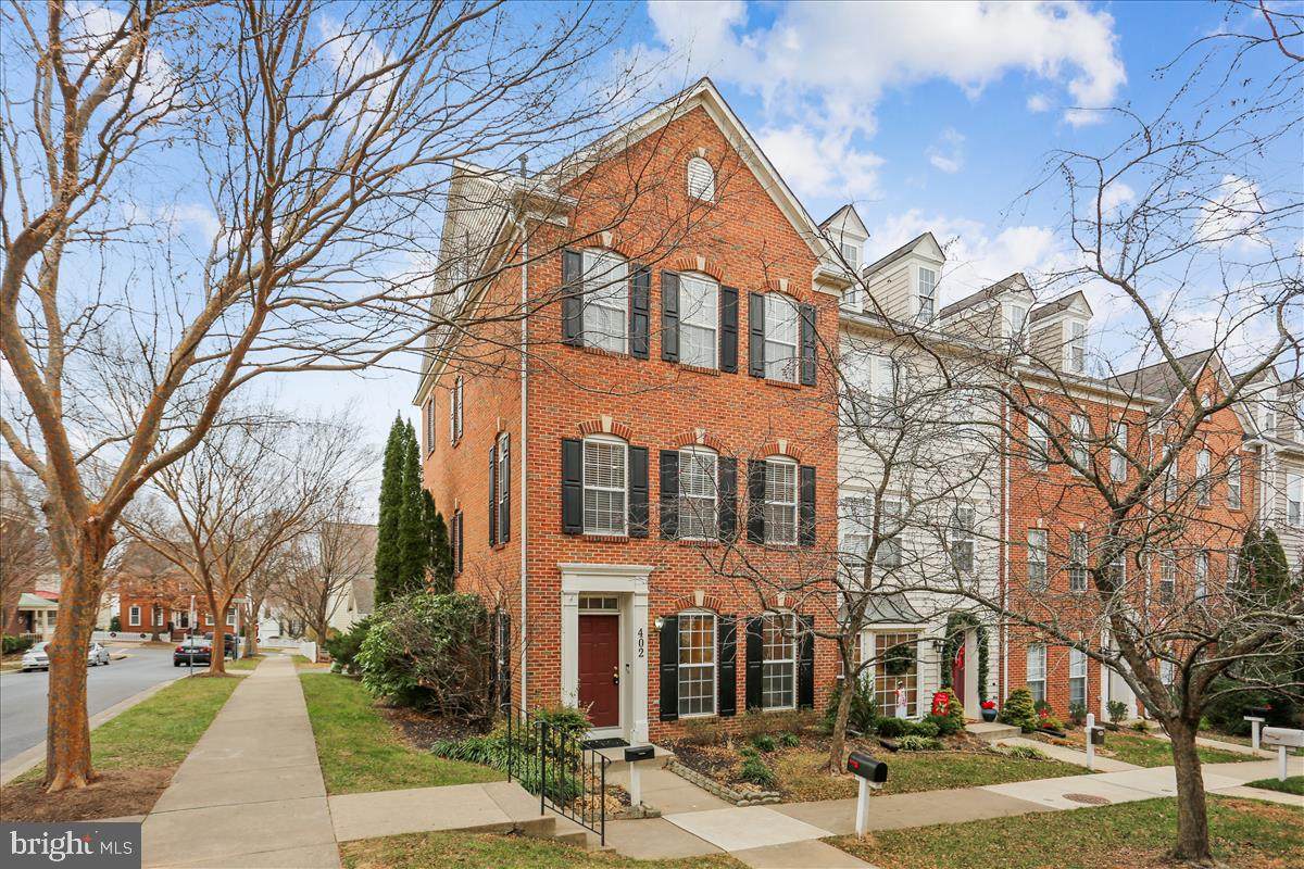 402 Phelps Street - Photo 1