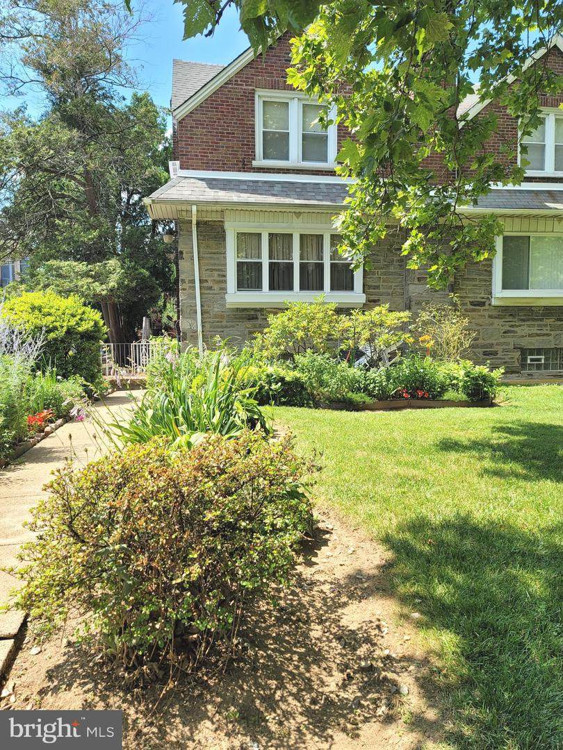 1409 Johnson Street - Photo 1