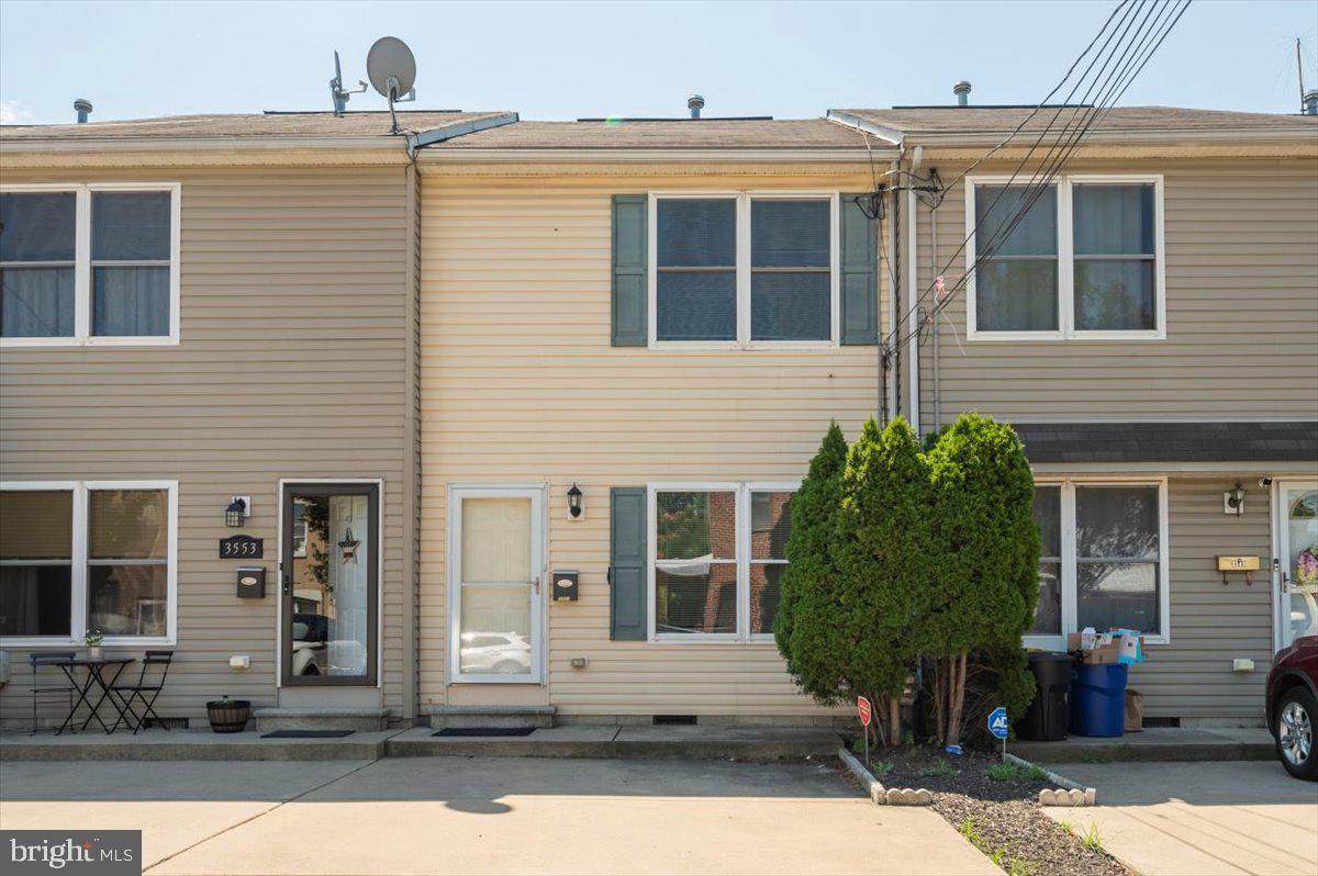 3551 Thompson Street - Photo 1