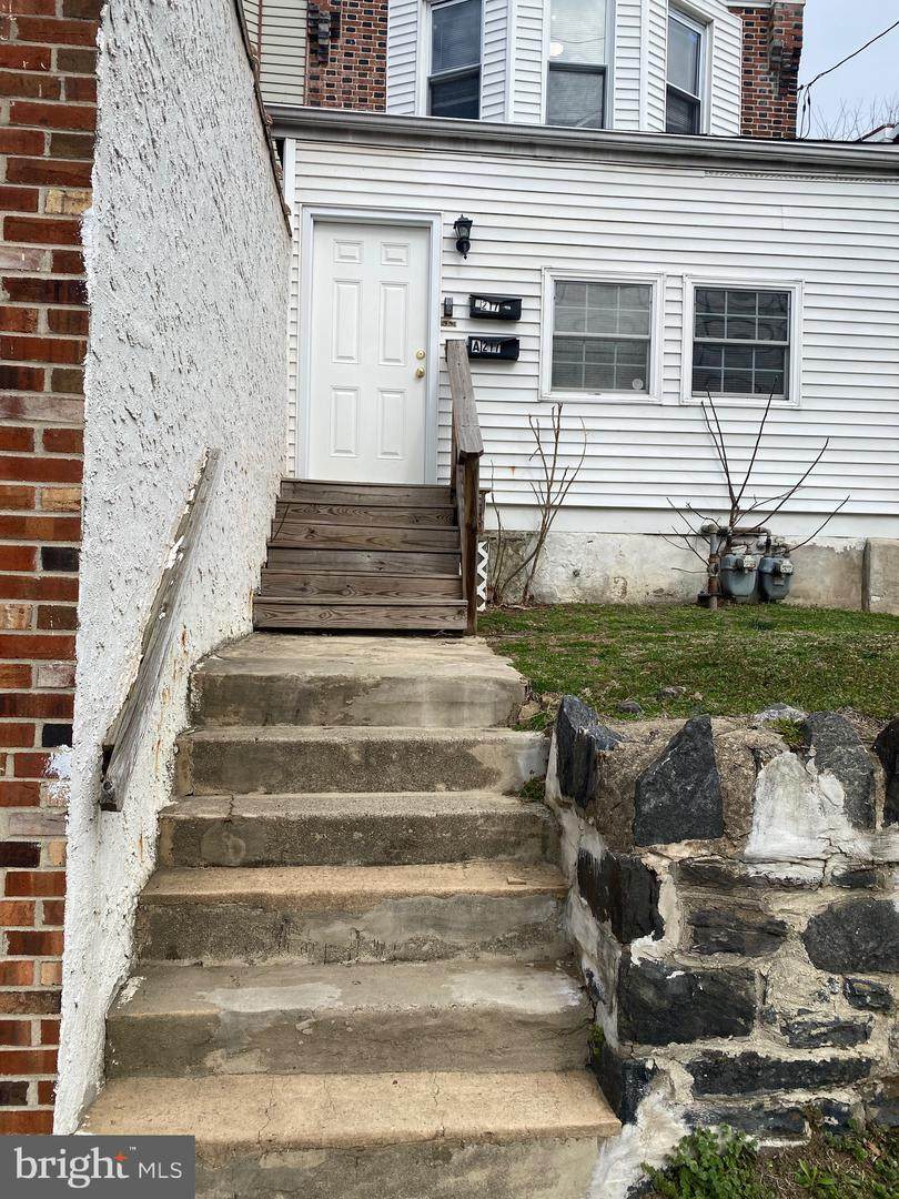 217 Macdade - Photo 1