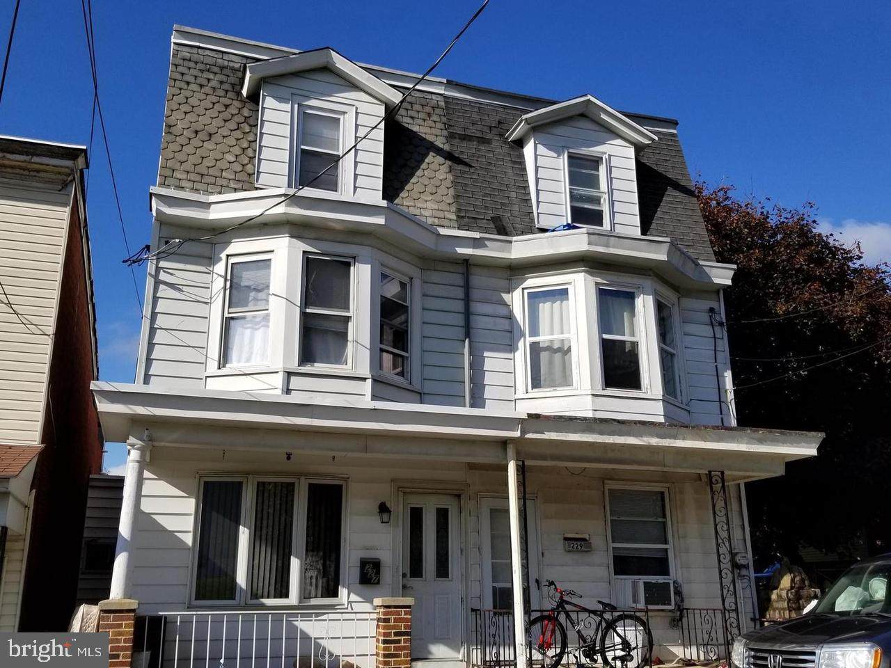 227 9TH Street - Photo 1