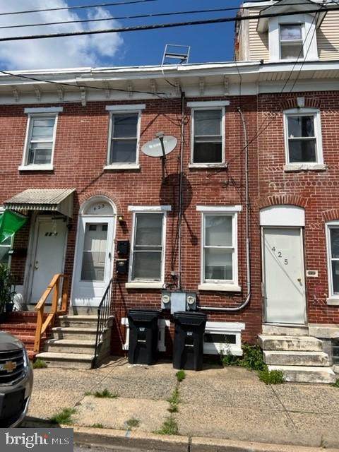 423 9TH Street - Photo 1