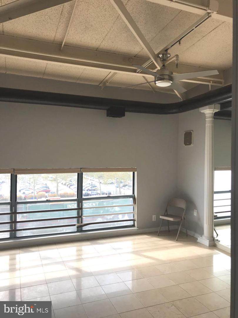 3 Columbus Boulevard - Photo 1