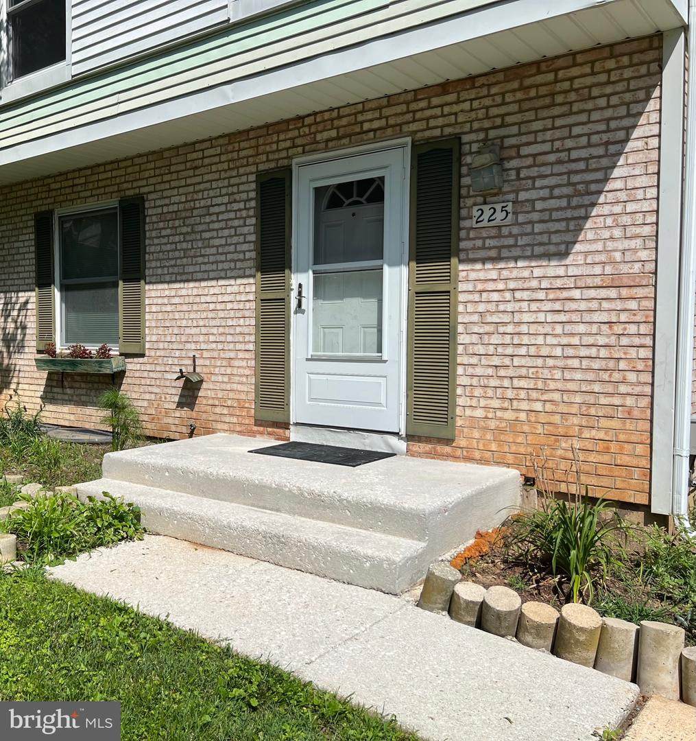 225 Hammershire Road - Photo 1