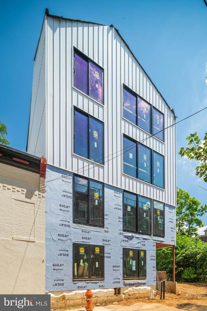 2011 Cambridge Street - Photo 1