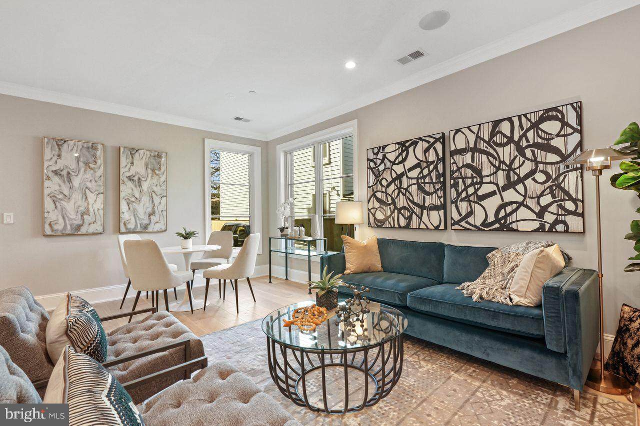 710 E Street - Photo 1